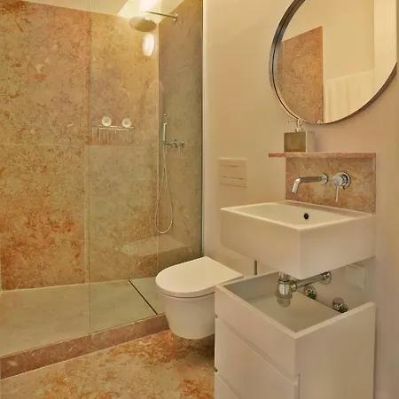 Five Stars Combro 7 Апартаменты *