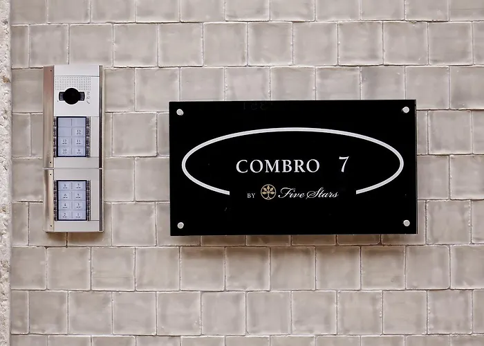 شقة Five Stars Combro 7 *